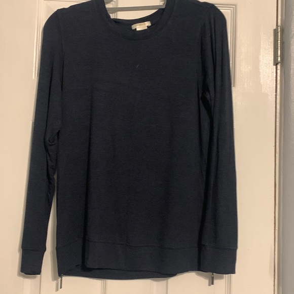 Sweater - Picture 1 of 2